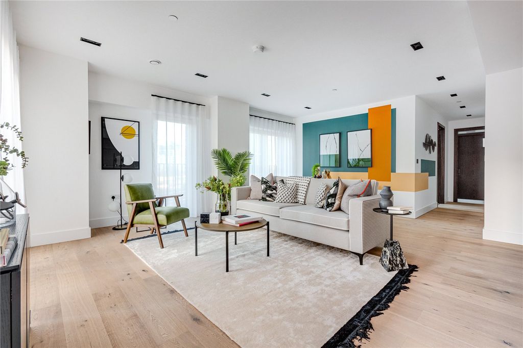 Property photo 1 of 11