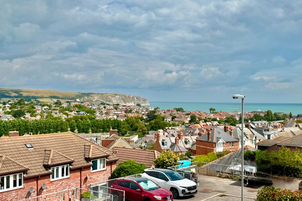 Property photo 2 of 16 Sea View