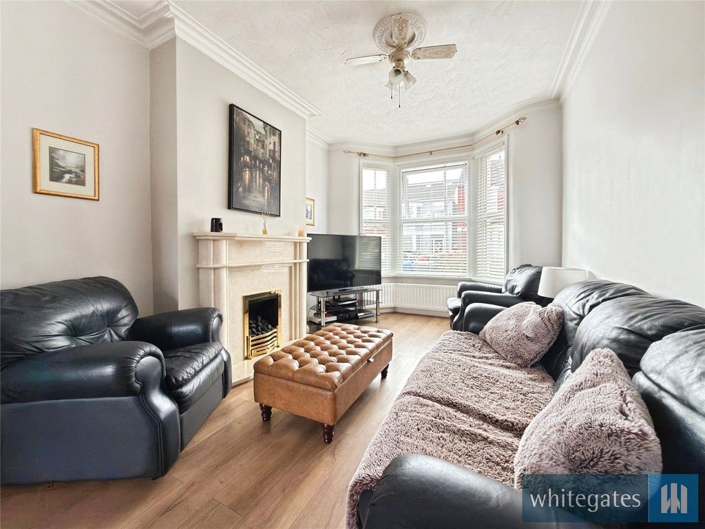 Property photo 3 of 16 Picture No. 11