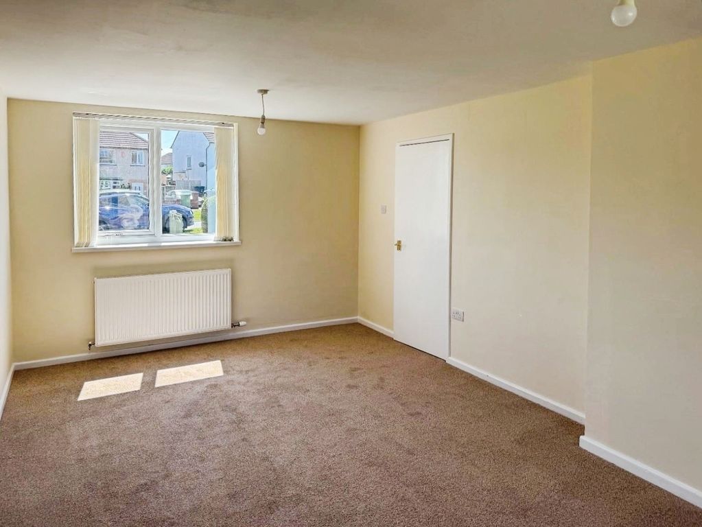 Property photo 3 of 12 Living Room
