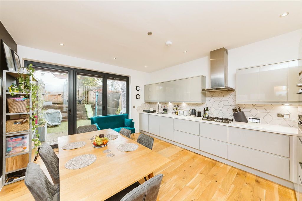 Property photo 3 of 22 Ks2B2460.Jpg