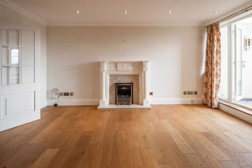 Property photo 3 of 12 Picture No. 05