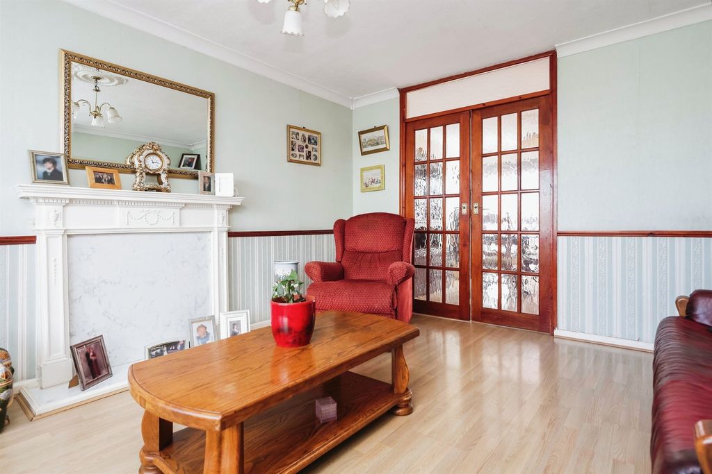Property photo 3 of 16