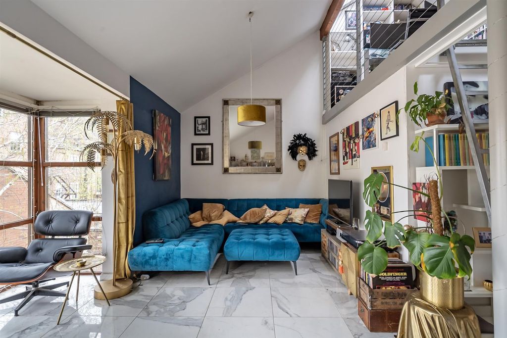 Property photo 2 of 14 Living