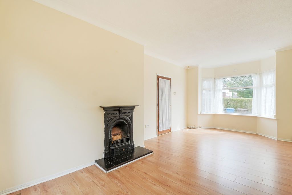 Property photo 3 of 19 Living Room