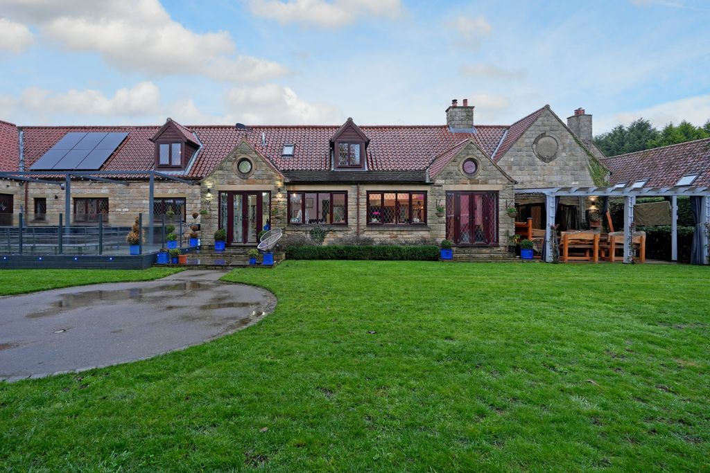 Property photo 1 of 70 Dsc08339