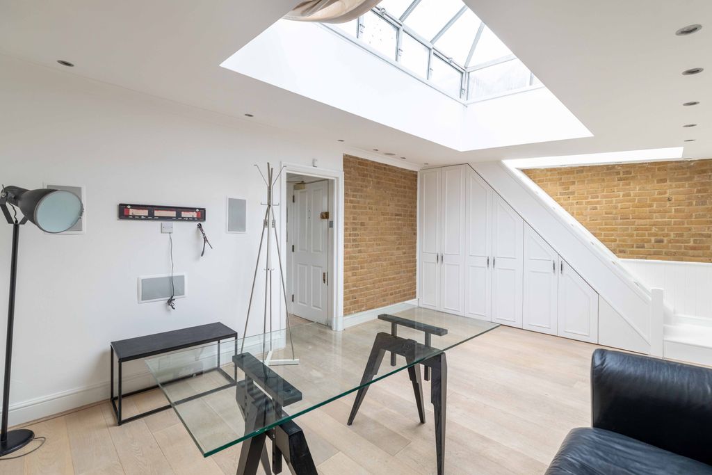 Property photo 3 of 13 Picture 3