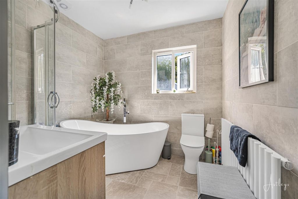 Property photo 3 of 38 Bathroom