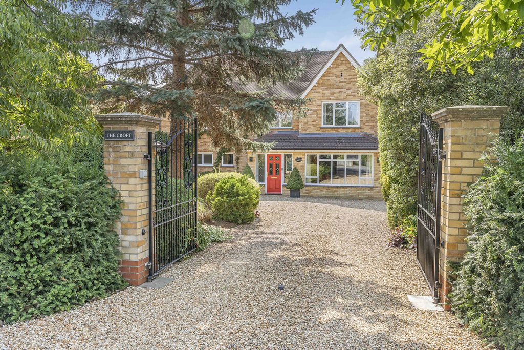 Property photo 2 of 36