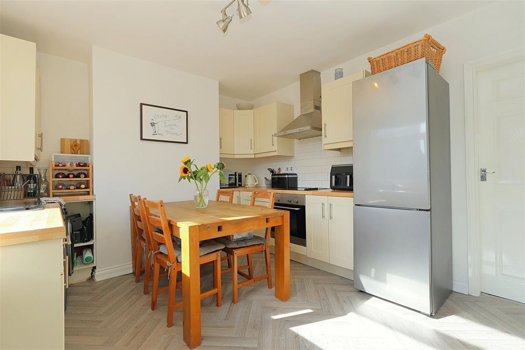 Property photo 2 of 17 Dinign Kitchen