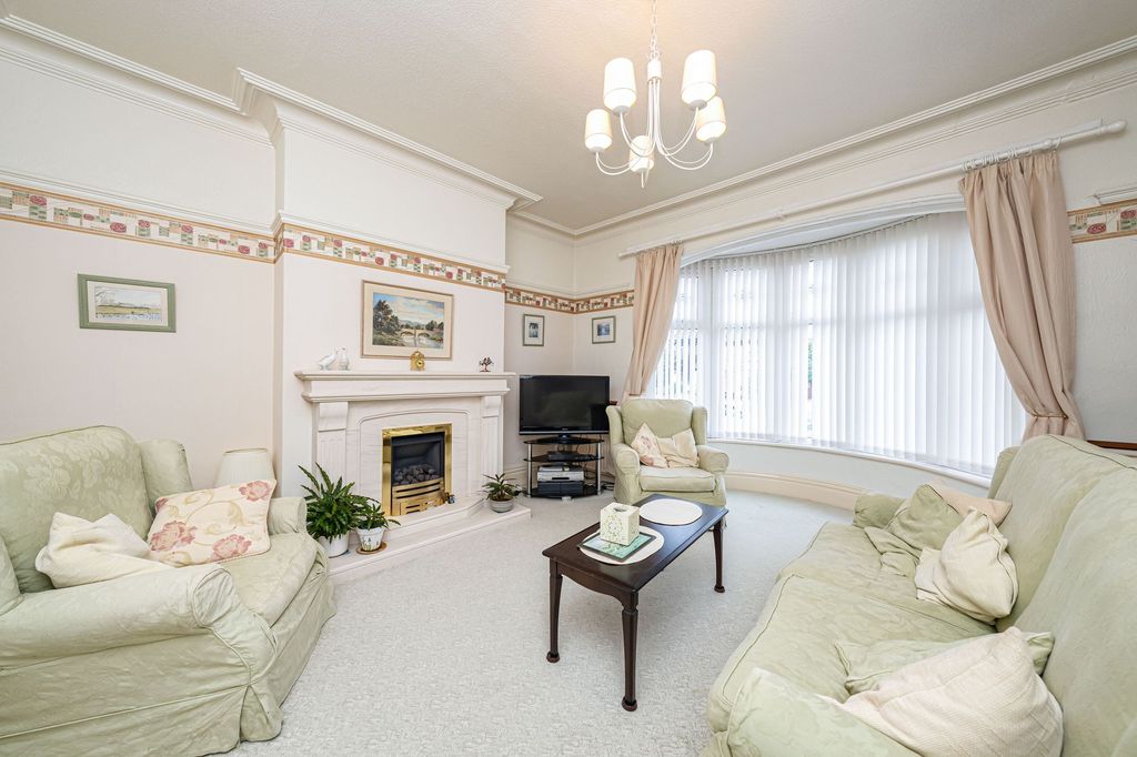 Property photo 2 of 40