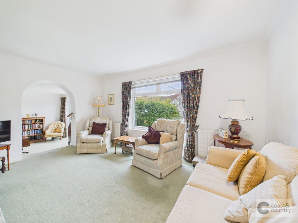 Property photo 2 of 31