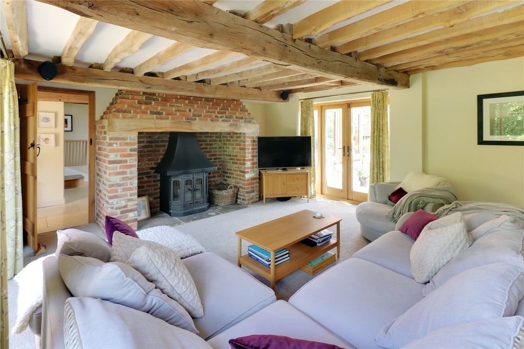 Property photo 2 of 14 Sitting Room