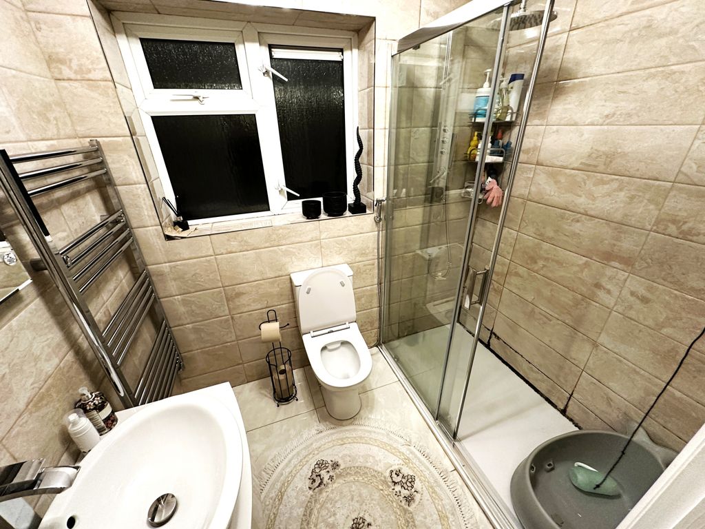 Property photo 3 of 5 Gallery