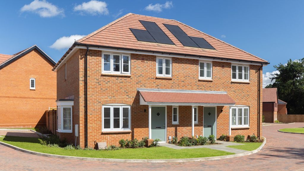 Property photo 1 of 9 Knightwood Chase, Fordingbridge