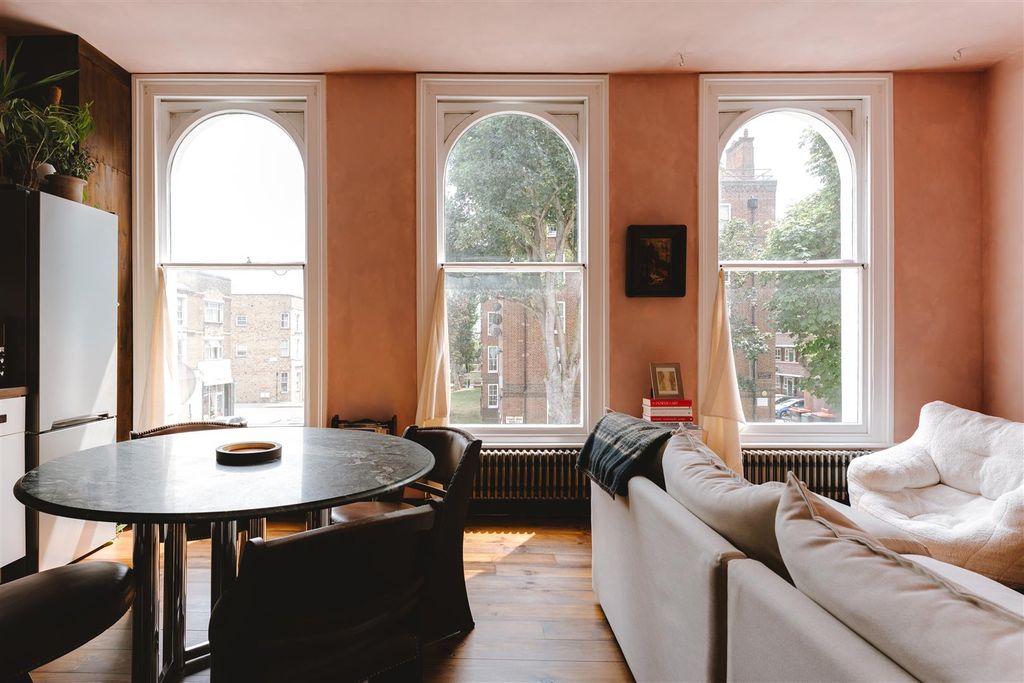 Property photo 1 of 20 Downs Park Road-5.Jpg