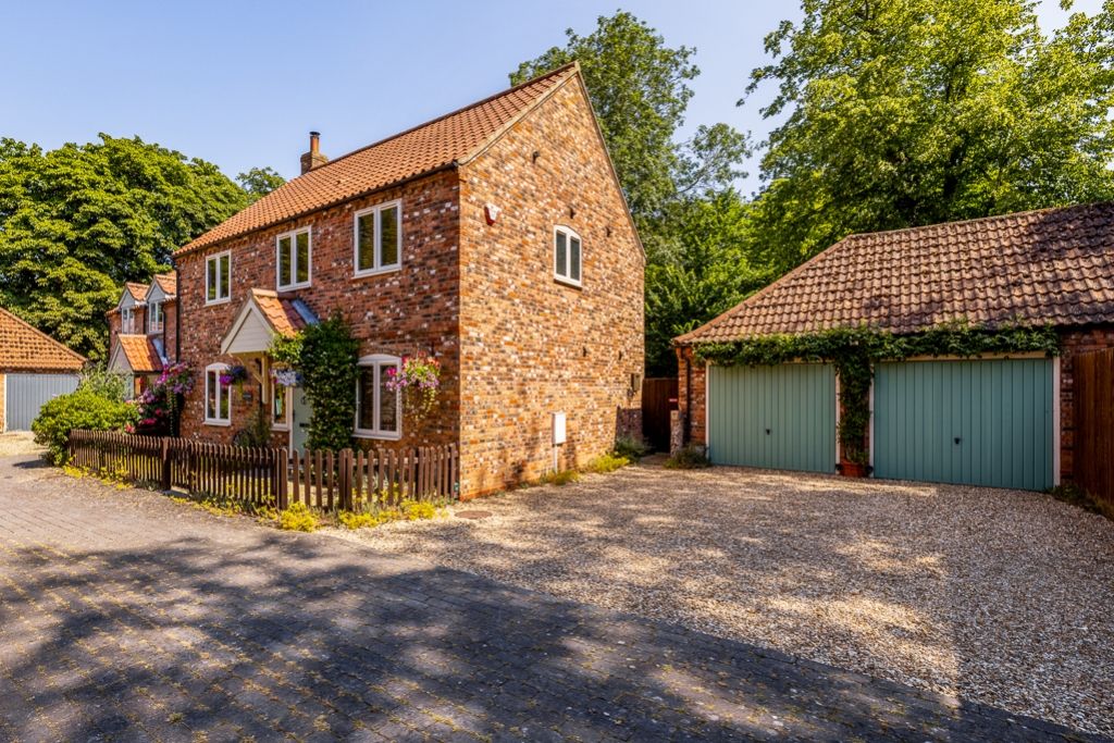 Property photo 1 of 35 4 Woodland Drive (Nocton)-10