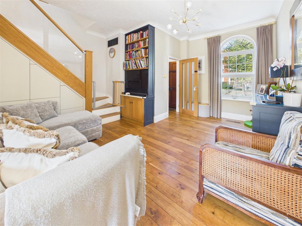 Property photo 2 of 16