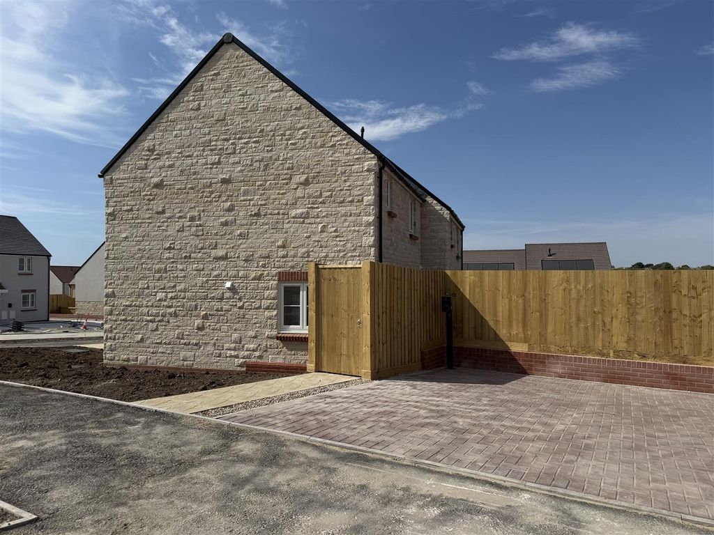 Property photo 2 of 14 Plot 314 Front 1.Jpeg