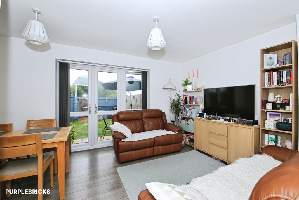 Property photo 3 of 25