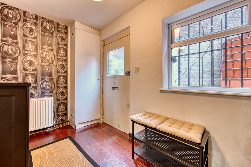 Property photo 3 of 16