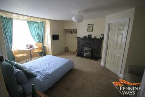 Property photo 2 of 39