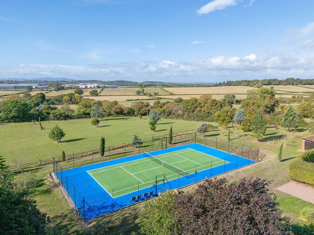 Property photo 2 of 36