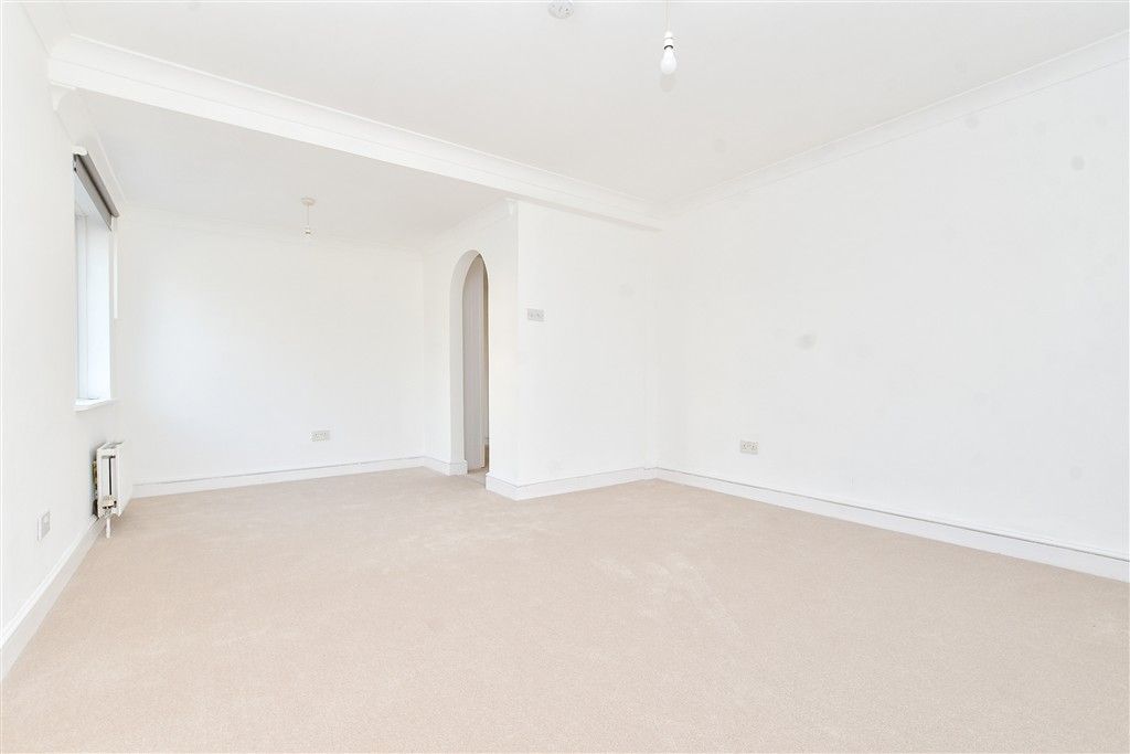 Property photo 2 of 13 Lounge