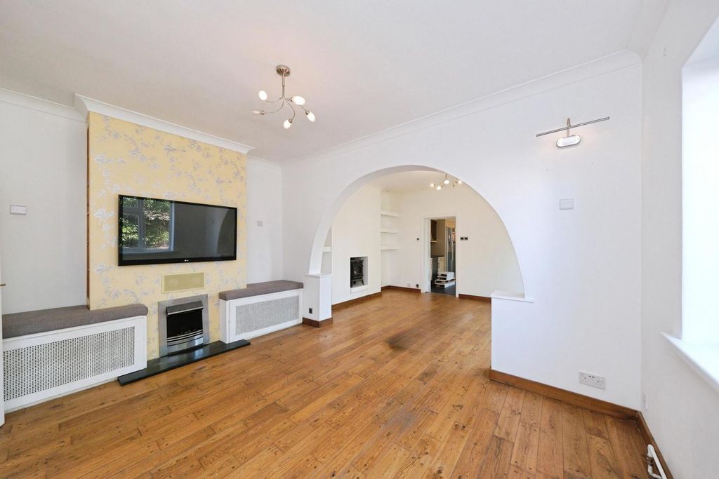 Property photo 2 of 19 Pbox-Img.Jpg