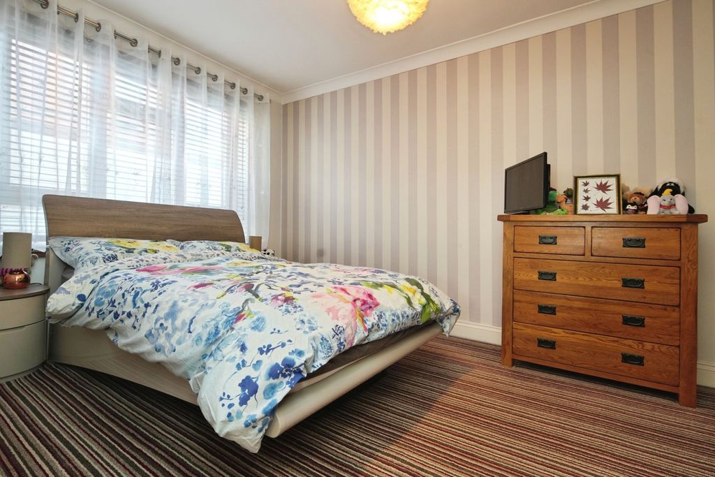 Property photo 3 of 14 Pbox-Img.Jpg