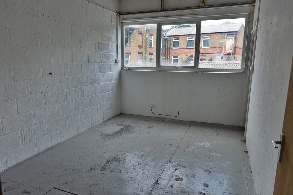 Property photo 2 of 10 Picture 2