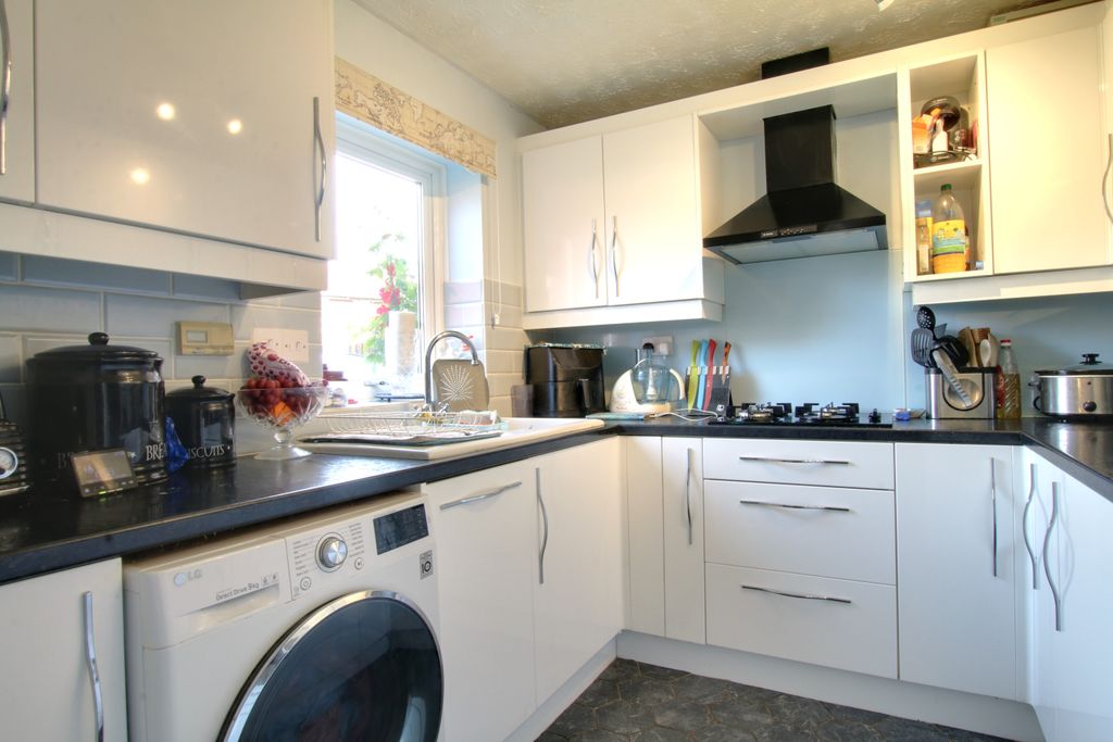 Property photo 2 of 9