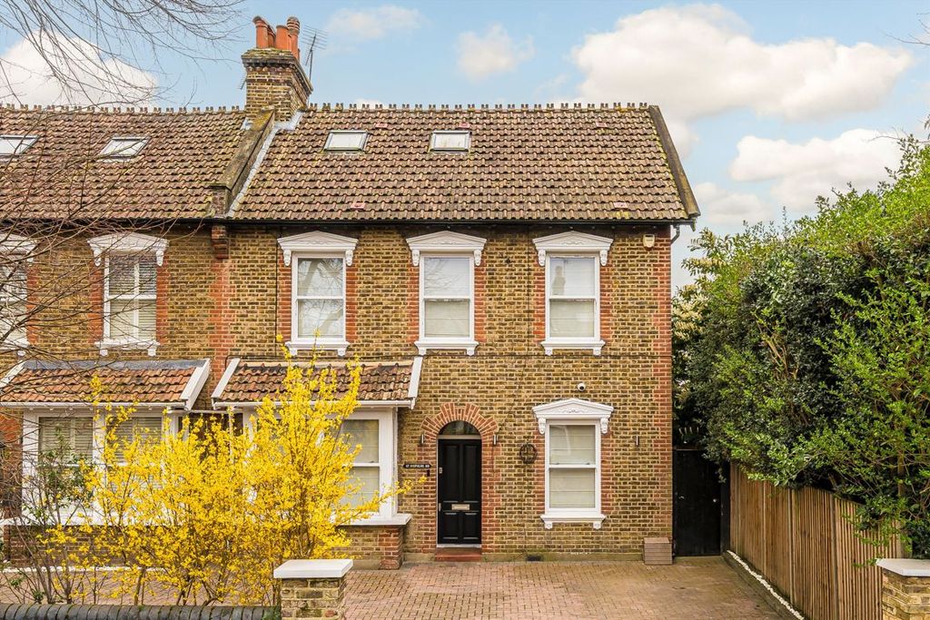 Property photo 1 of 8