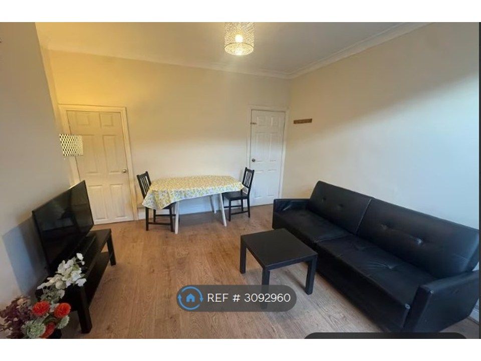 Property photo 2 of 6 Living Room