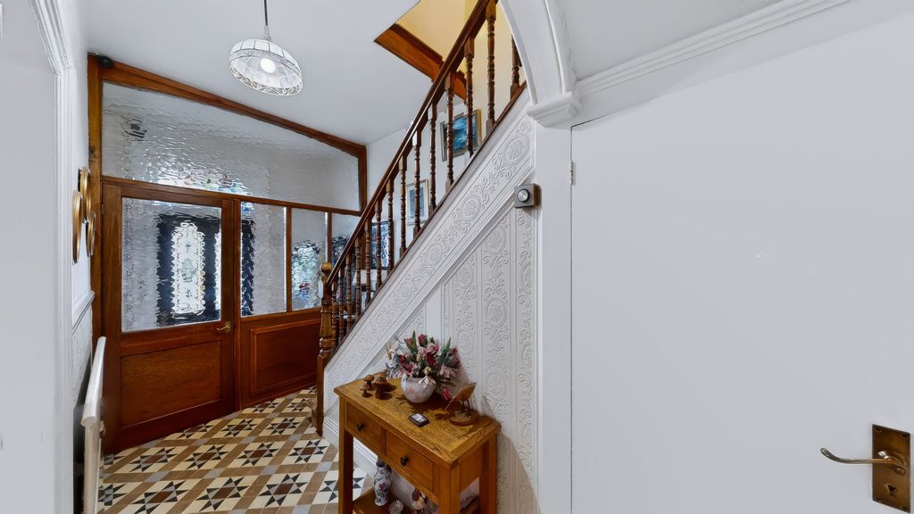 Property photo 2 of 20 Hallway
