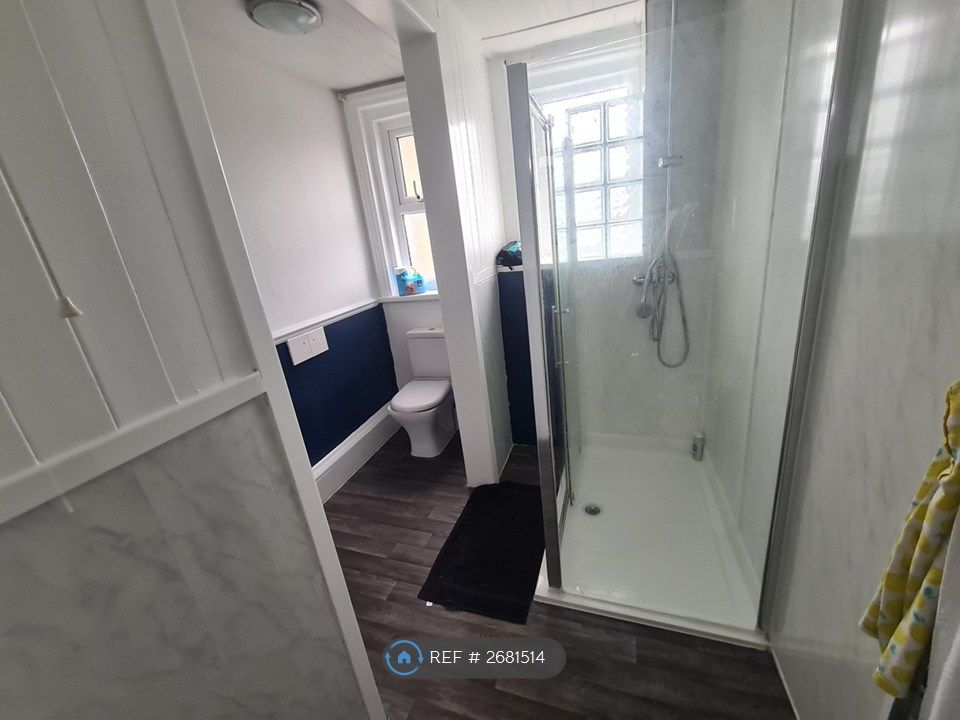 Property photo 3 of 6 Bathroom