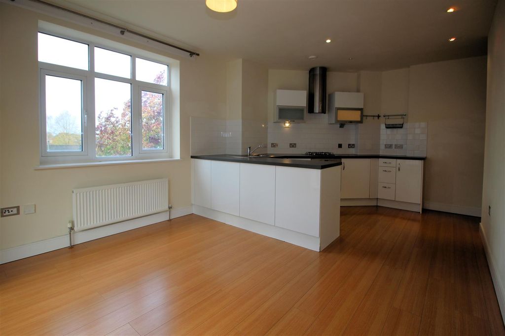 Property photo 2 of 6 Kitchen/Reception