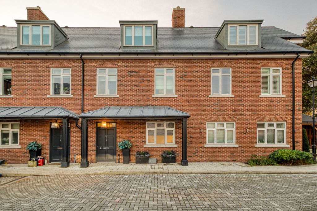 Additional image 25 of 4 bed semi-detached house for saleEgerton Drive, London, Greater London TW7