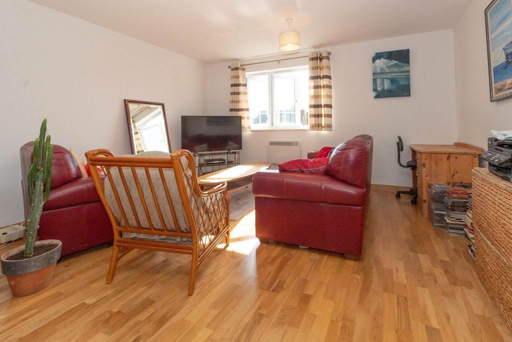 Property photo 3 of 7