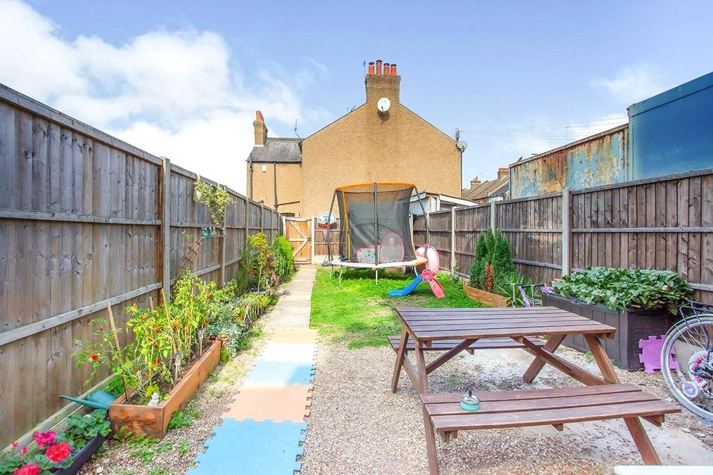 Property photo 2 of 6 Picture No. 08