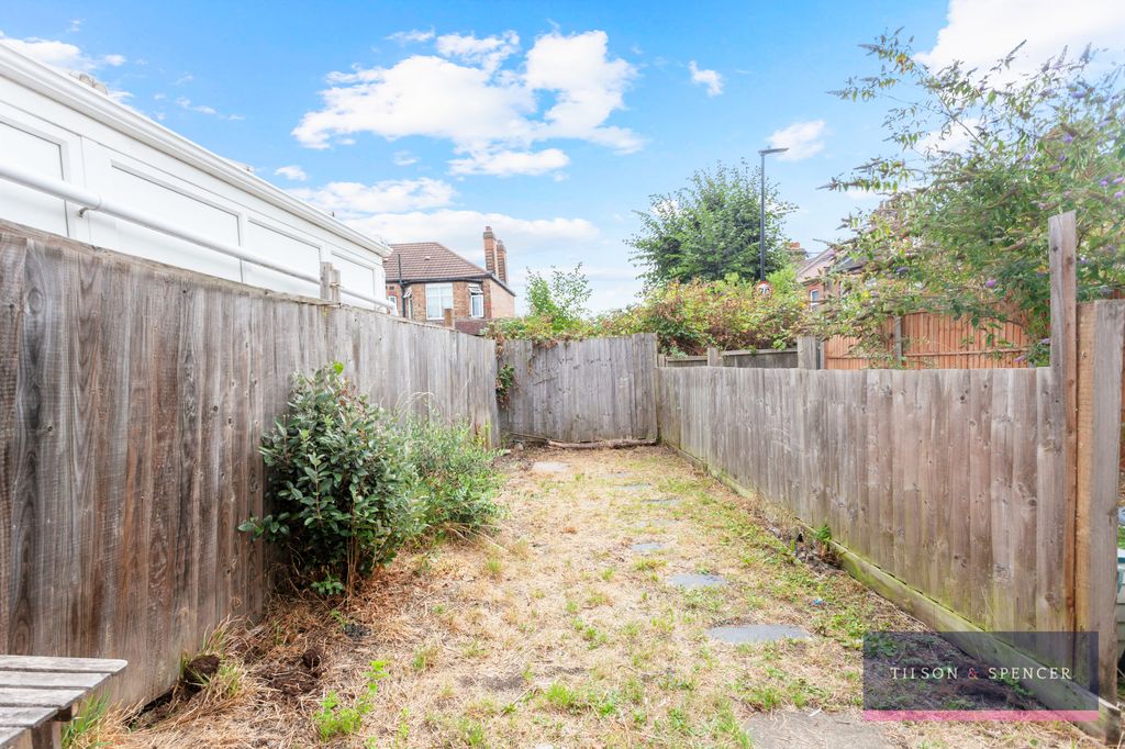 Property photo 3 of 16 Garden