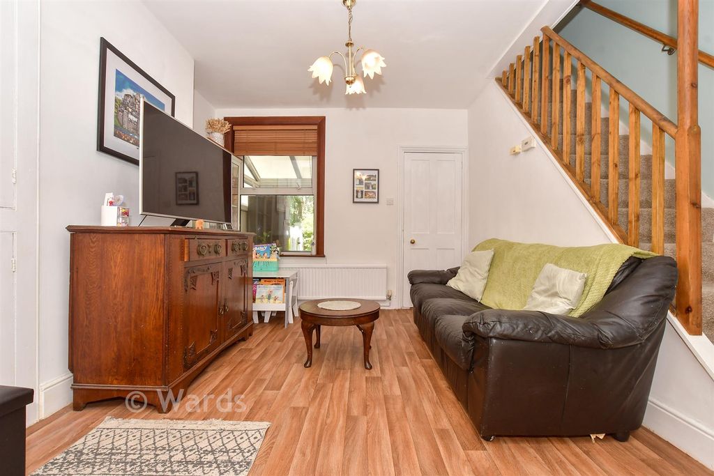Property photo 1 of 12 Lounge