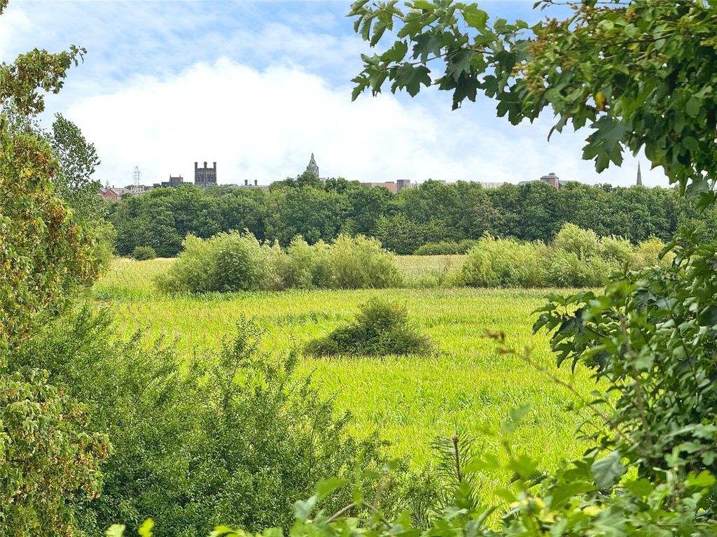Property photo 3 of 28 Picture No. 16