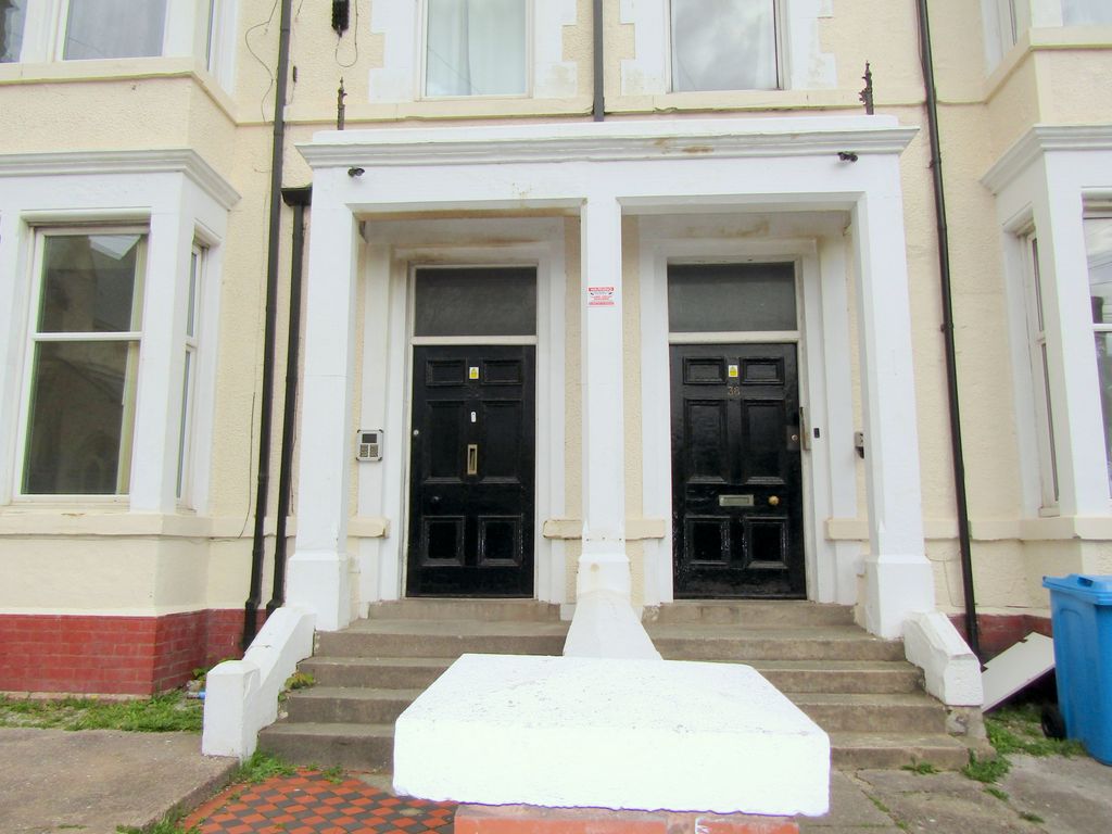 Property photo 2 of 26