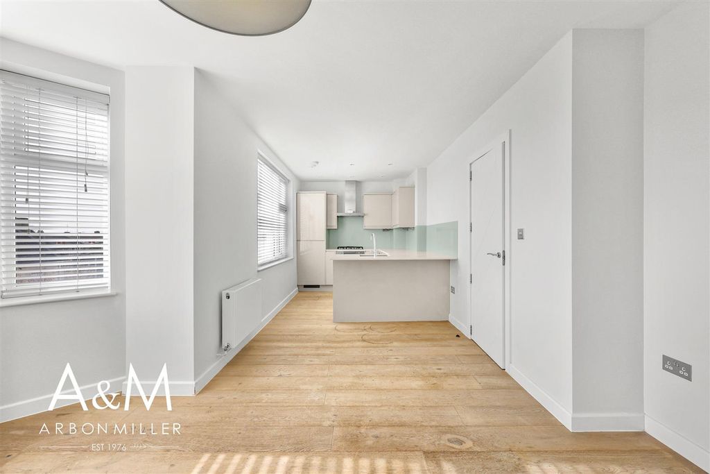 Property photo 3 of 16 4D4A0099.Jpg