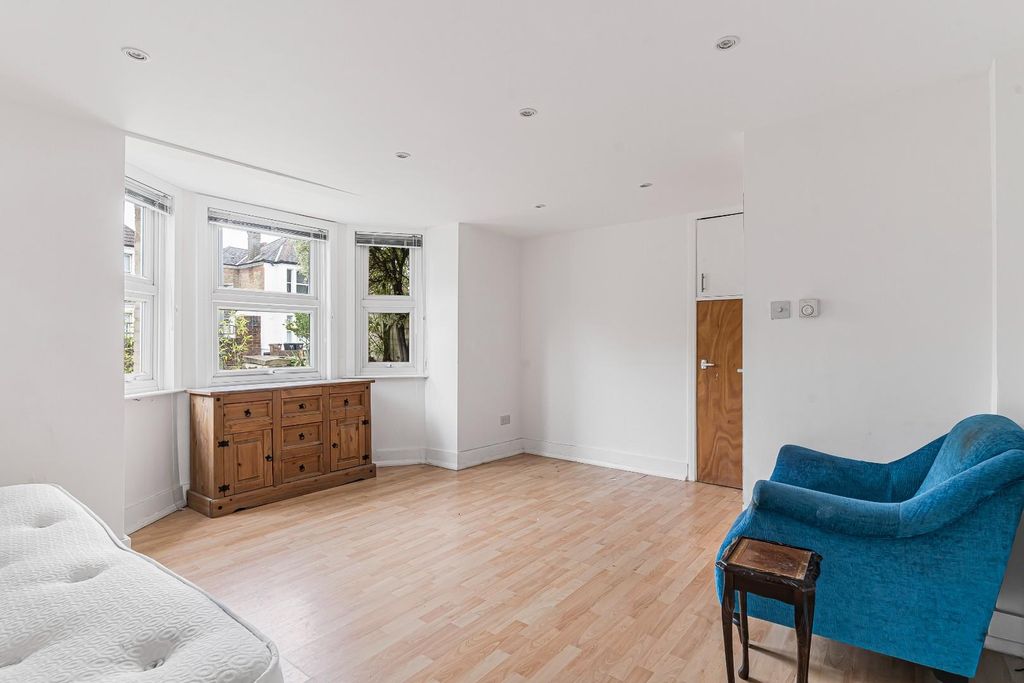 Property photo 2 of 13 14_65613.Jpg