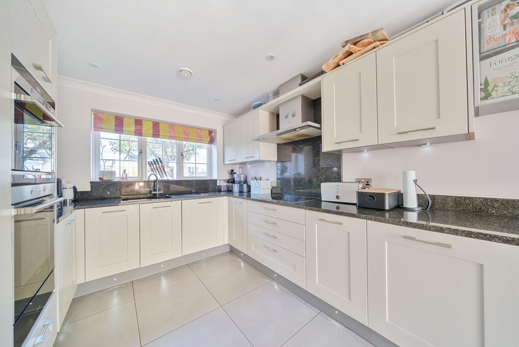 Property photo 2 of 21 1310261-22-684Be3...