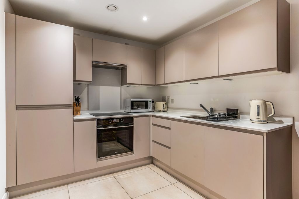 Property photo 2 of 10 20 Orchid Court 3...