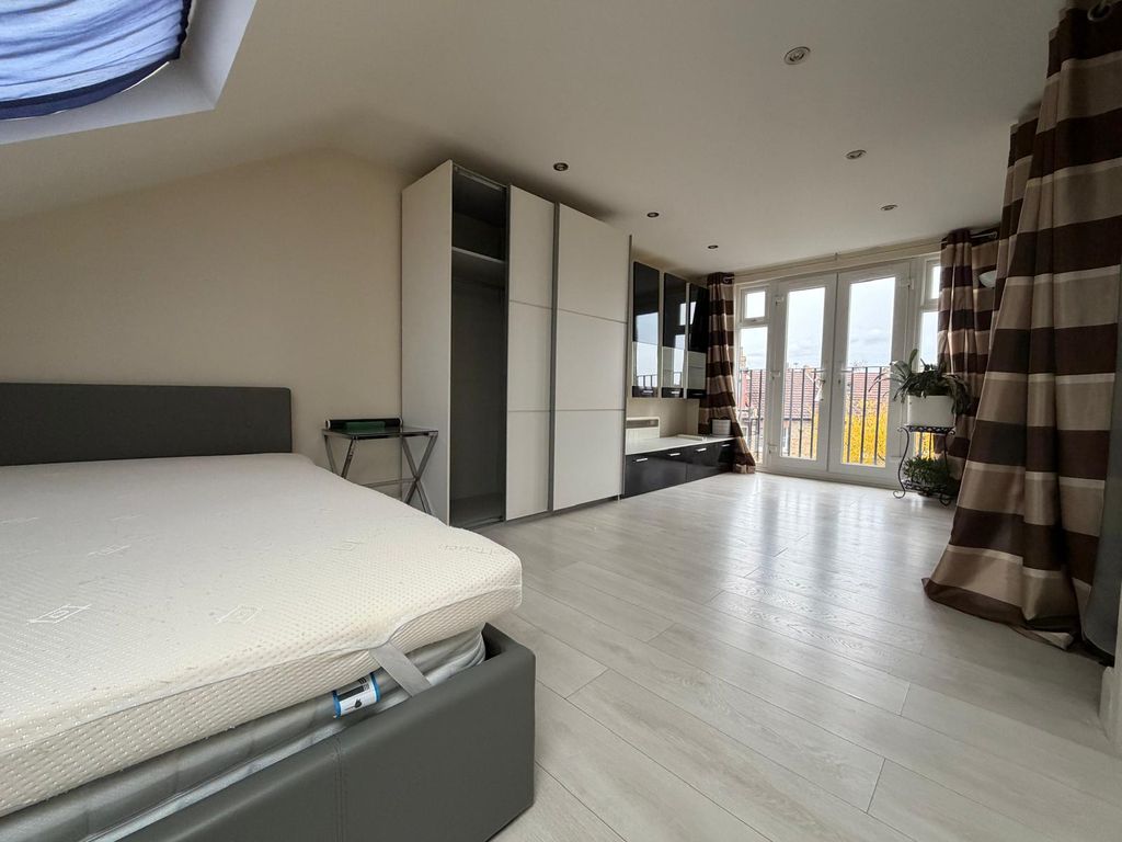 Property photo 2 of 3