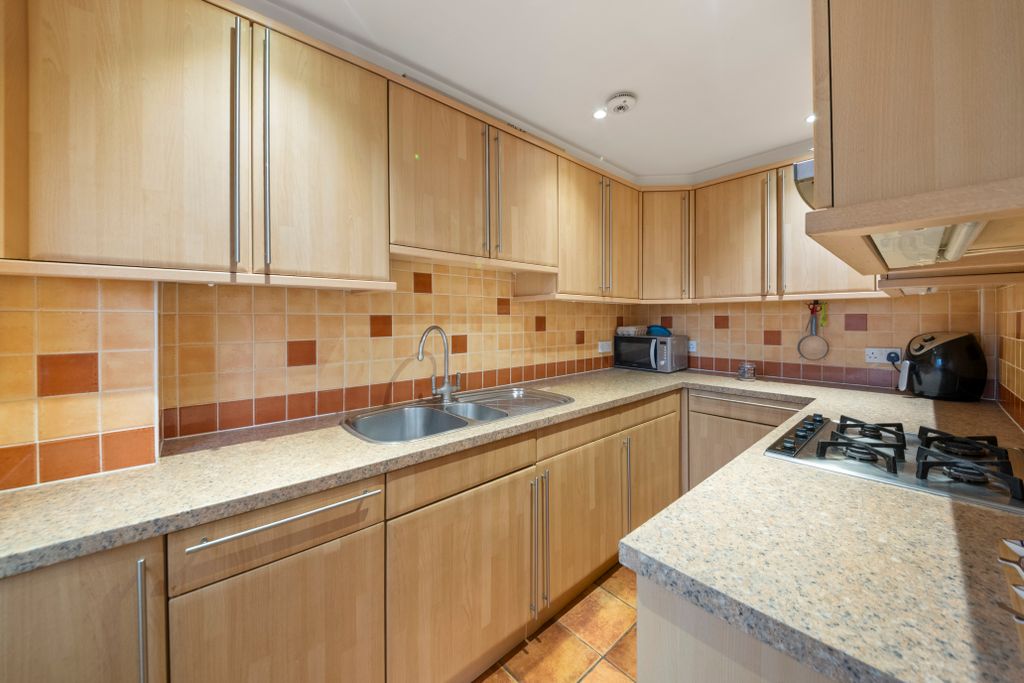 Property photo 3 of 16 Dsc_5642